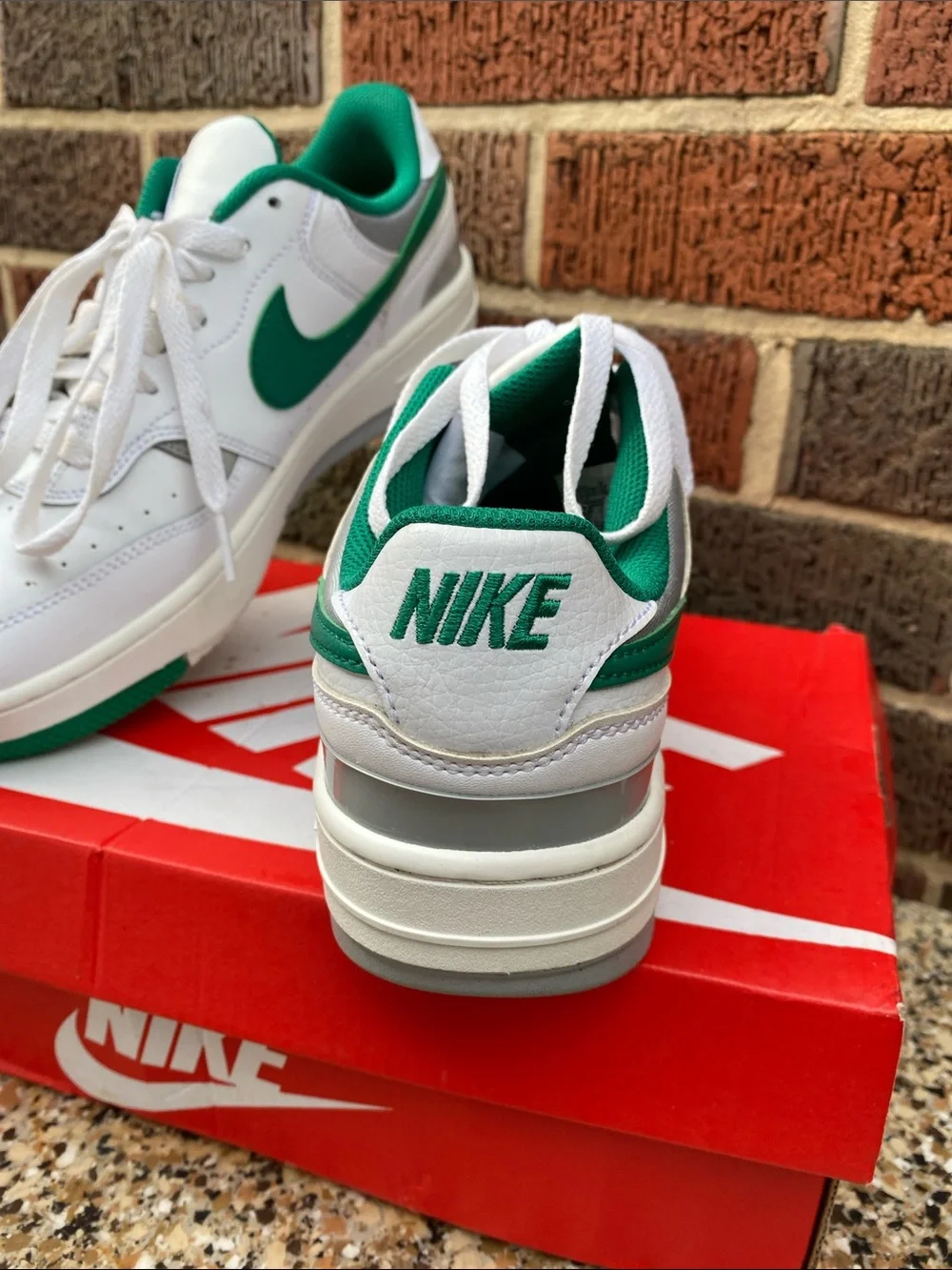 Nike Men’s White & Green Low-Top Sneakers — Classic Swoosh Design